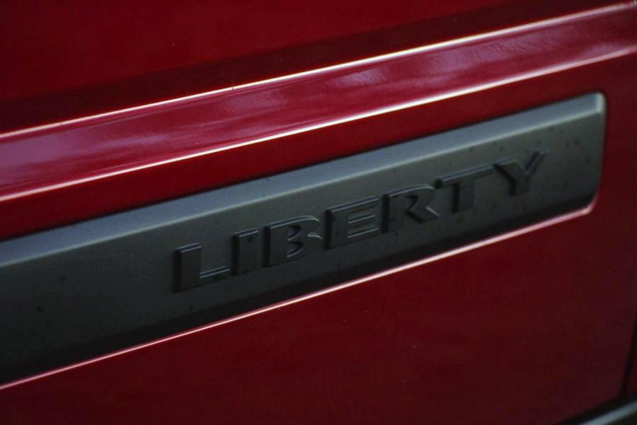  Jeep Liberty Sport 2010 года  (фото 32 из 37)